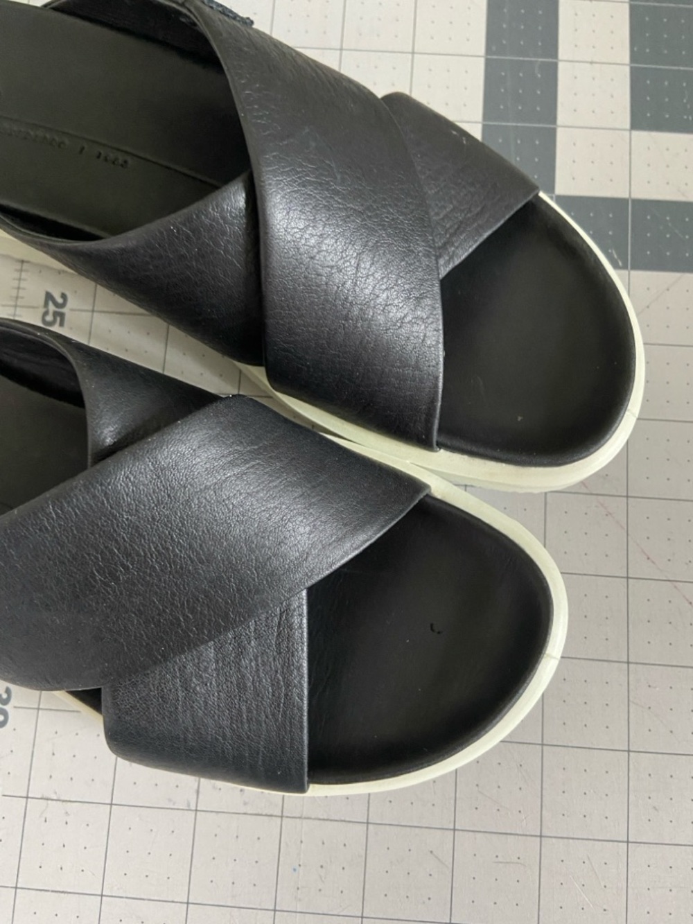 Ecco EU 39 US 9 M Black Leather Slip-On Shoe Slide Sandal - Picture 6 of 10